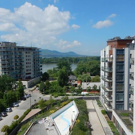 Imádnivaló medencés hotellakás szaunával. Budapest Kültér fotó