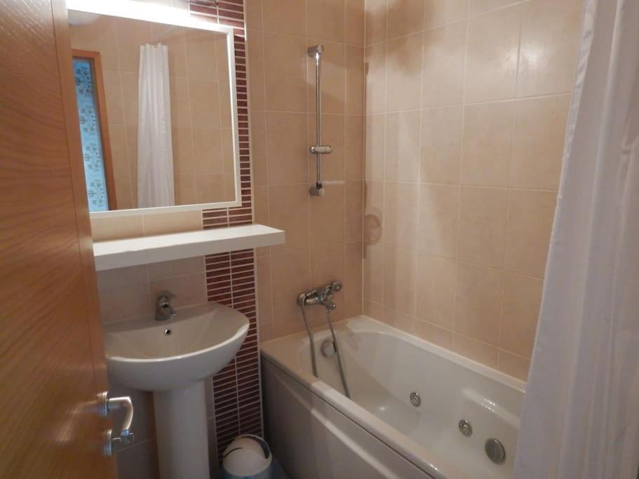 Imádnivaló medencés hotellakás szaunával. Budapest Kültér fotó